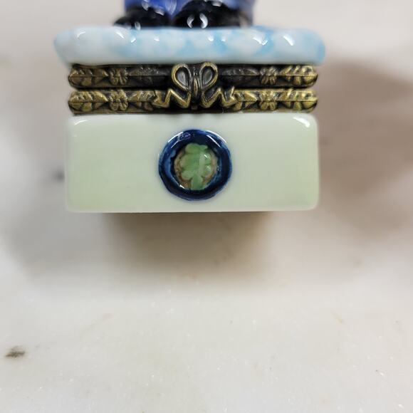 VINTAGE Santa Claus Trinket Box Blue White Porcelain Christmas Holiday Hinged - Picture 3 of 13